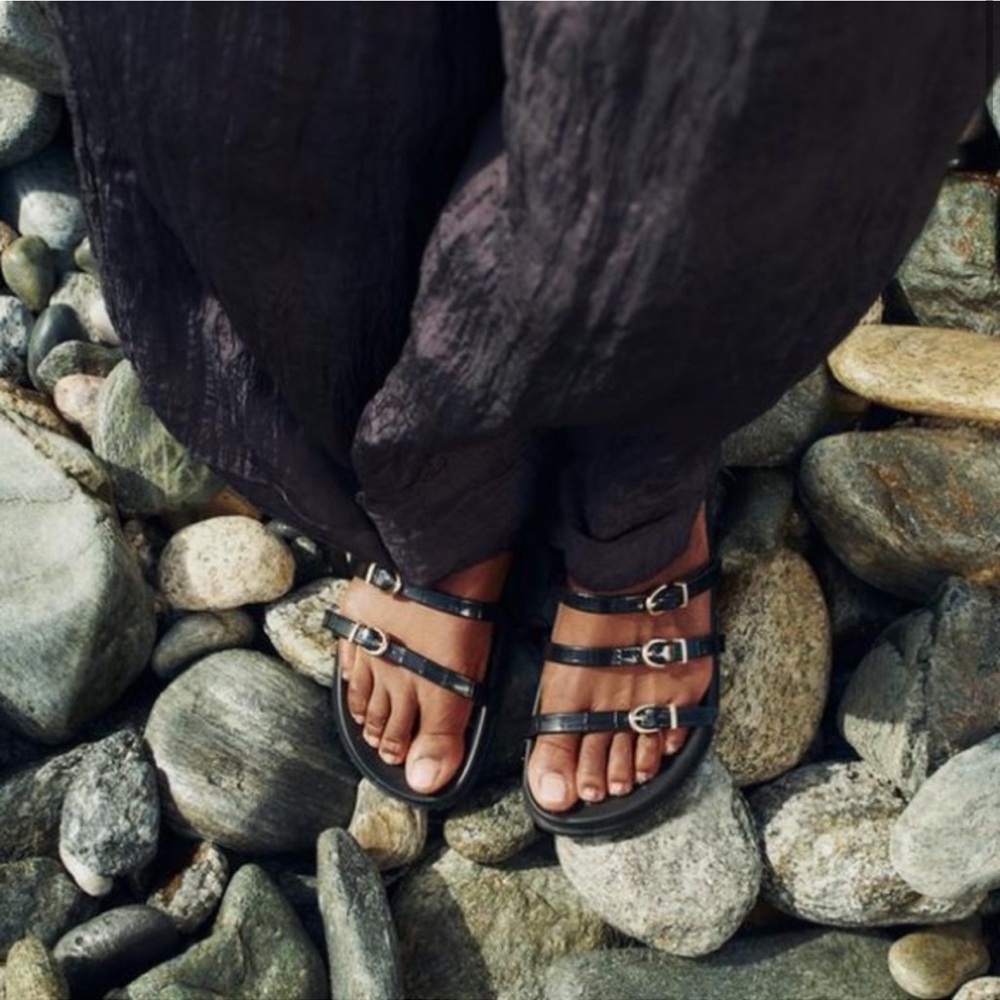 ZARA BUCKLED STRAP SANDALS